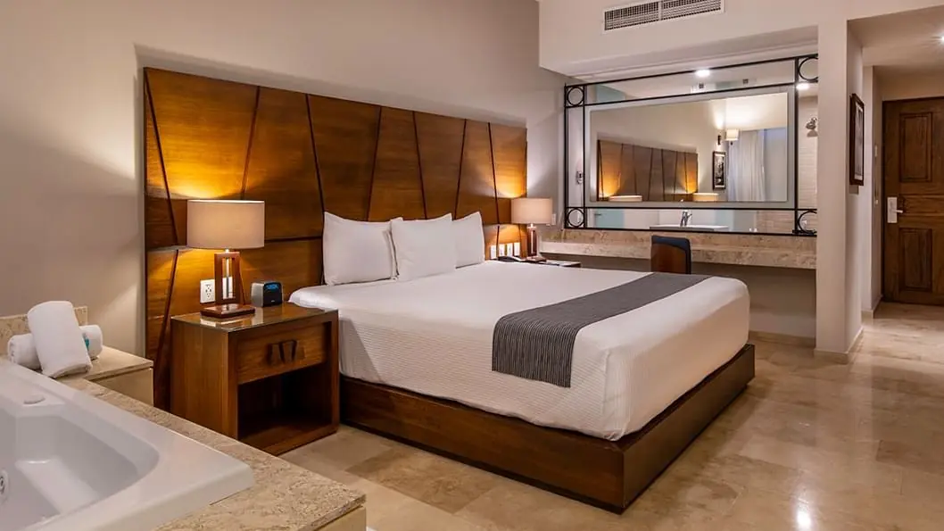 Crown Suite 3